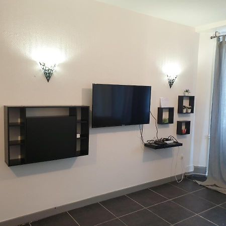 Appartement T2 Courte Duree Coup De Coeur Toute A 5 Minutes Saint-Etienne  Dış mekan fotoğraf